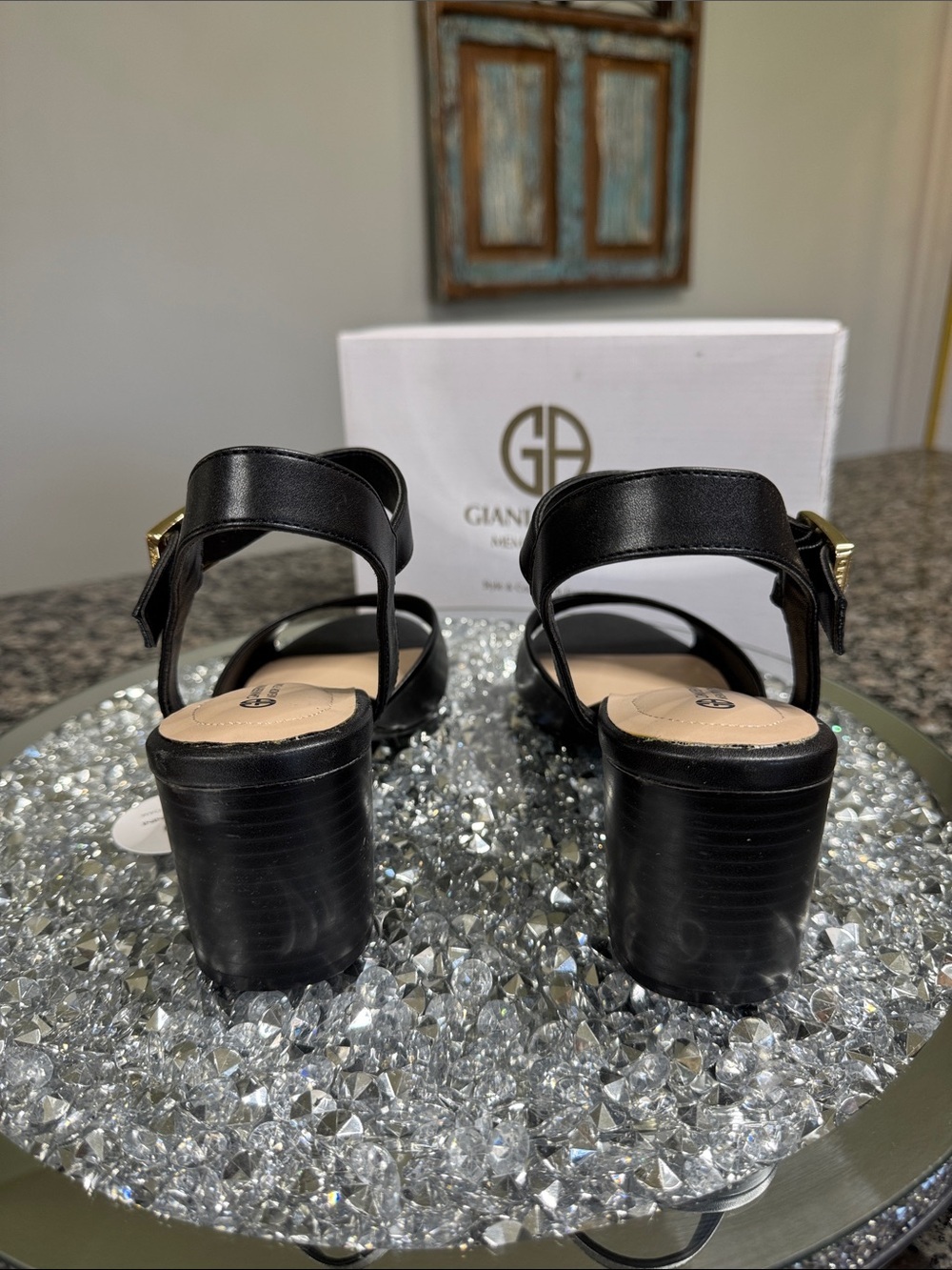 Giani Bernini Black Leather Block Heel Sandals with Gold Buckle NEW 9.5 - Picture 7 of 11